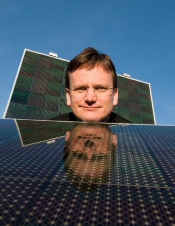 nanosolarpanelsrmrhead_web.jpg