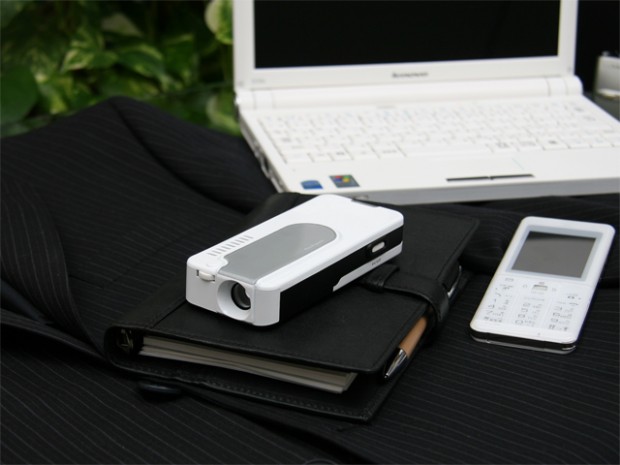 castrade_mini_projector