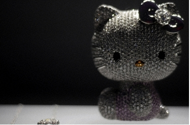 super_hello_kitty_swarovski