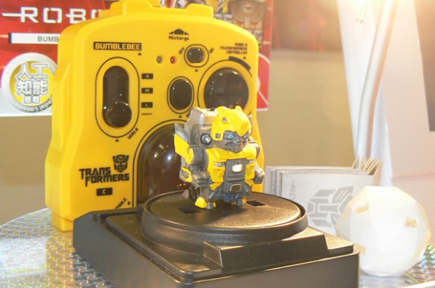 robo_q_bumblebee