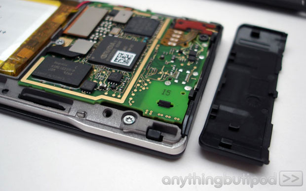 zune-hd-teardown-15.5