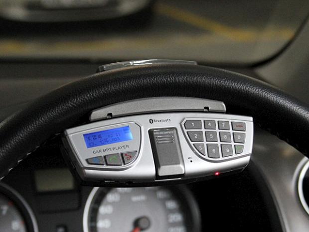 SteeringWheelBluetoothMP3_FMCarKit_1_640
