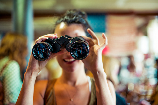 woman_binoculars