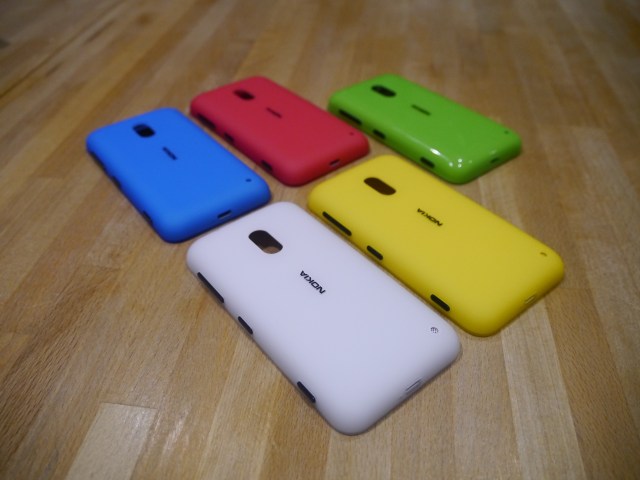 nokia-lumia-620-shells