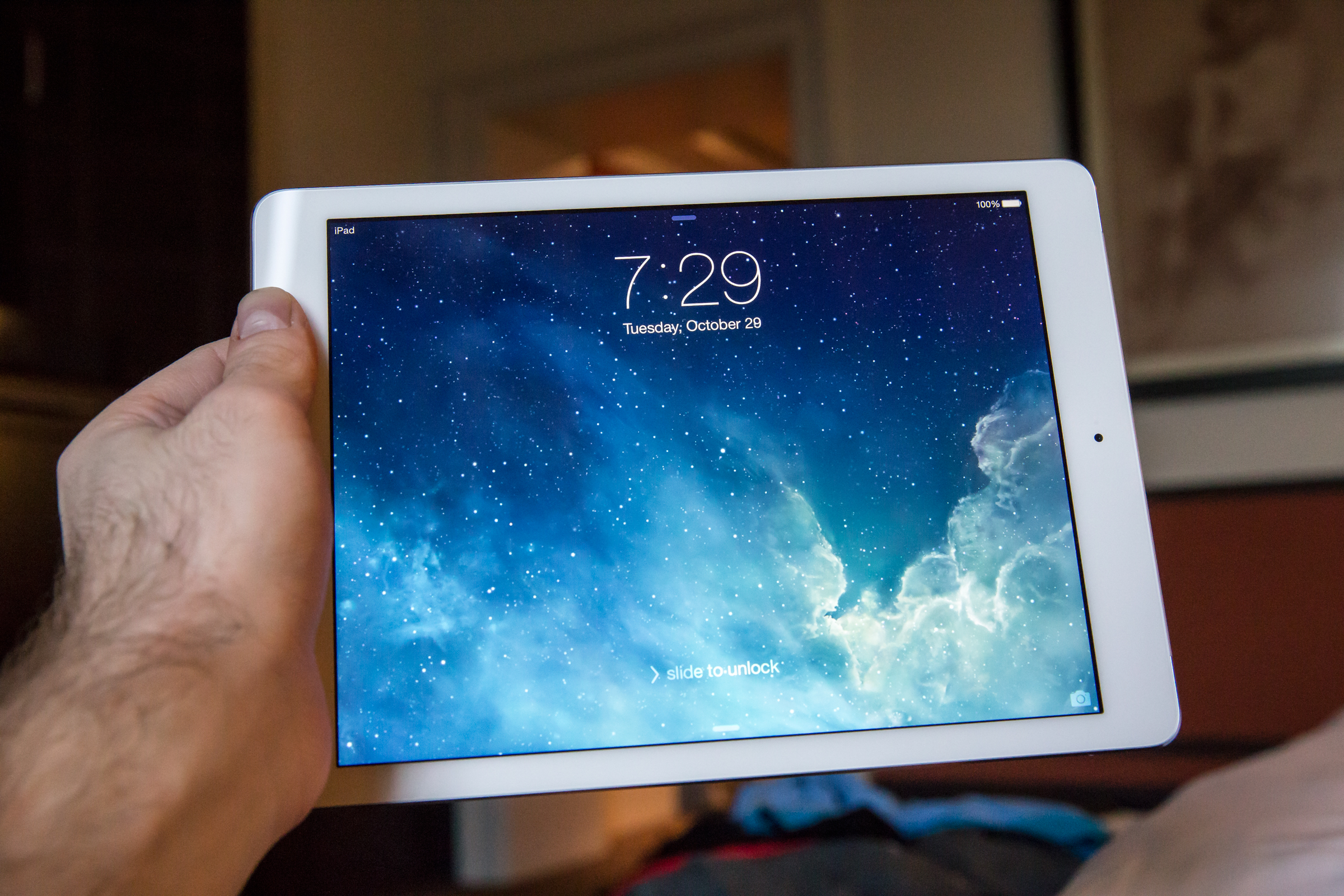 ipad-air-hand