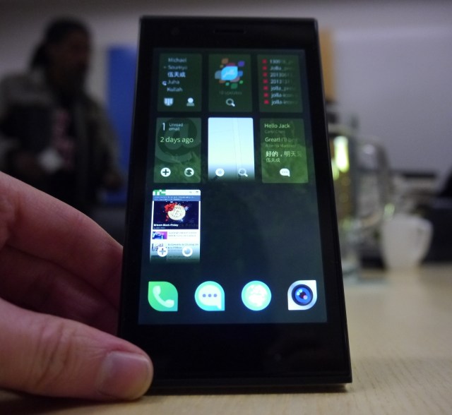 jolla-phone-main