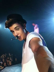 justin-bieber-picture-selfie-1