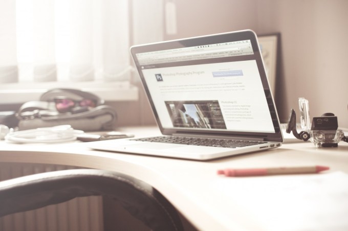 macbook on desk, from picjumbo