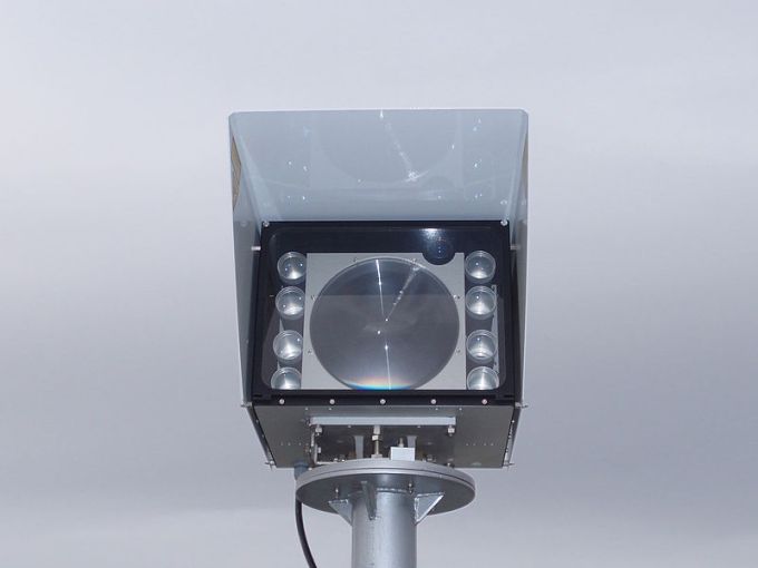 800px-FSO-gigabit-laser-link-0a