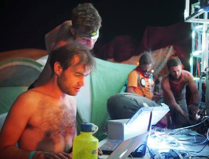 Hackers Hacking