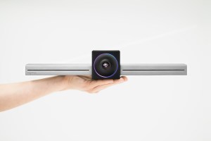 Highfive-device-w-hand