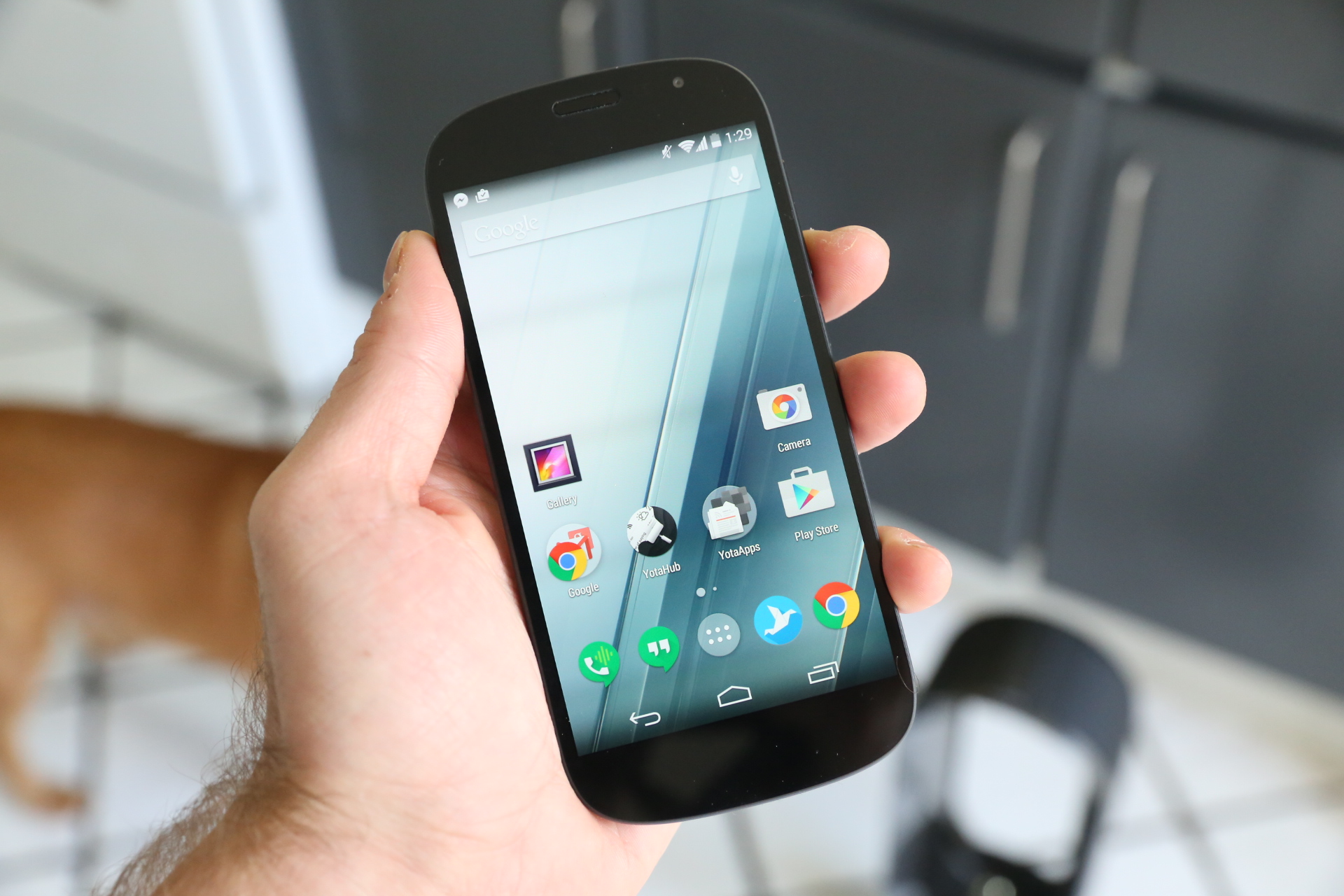 yotaphone-2-2