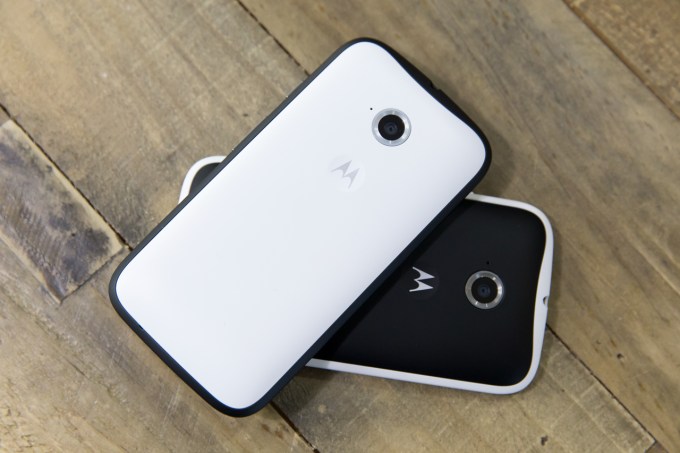 moto-e-black-white
