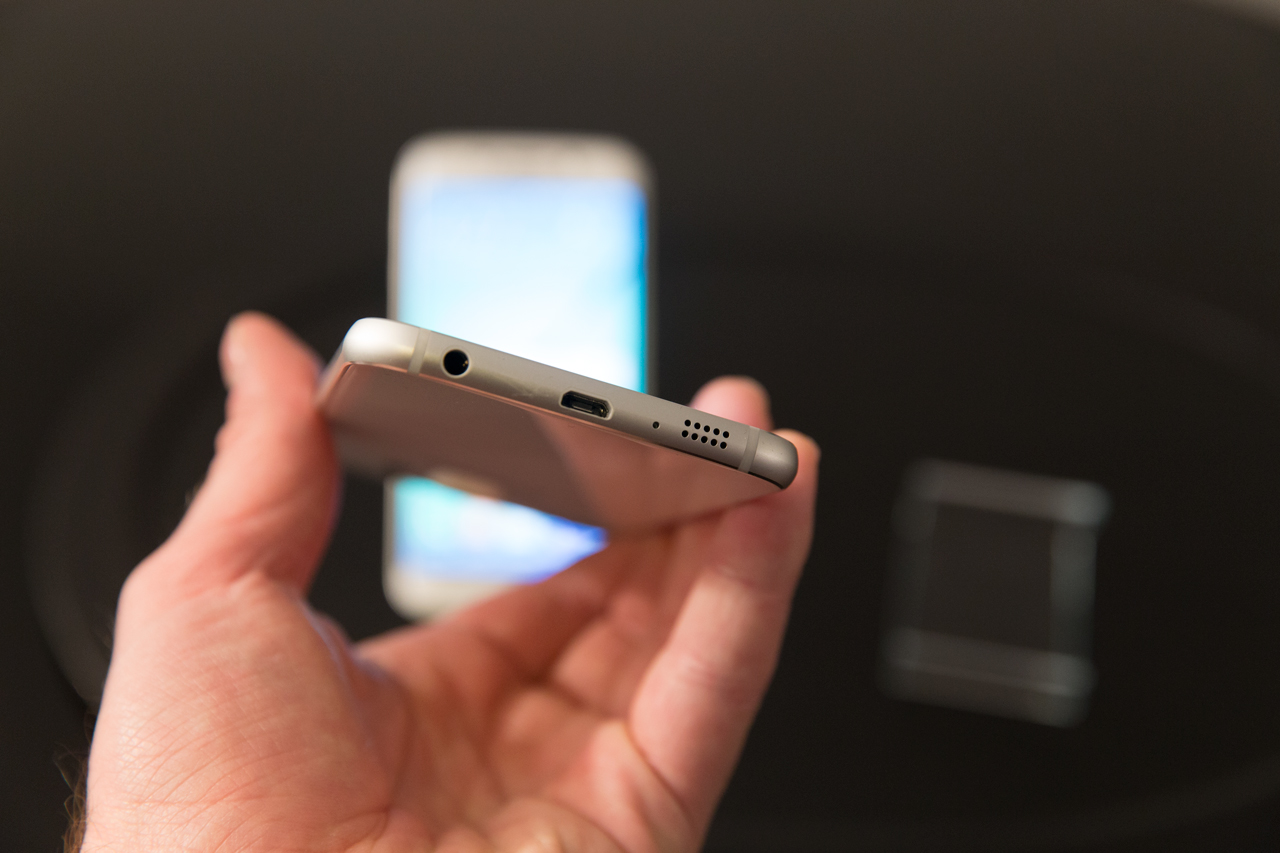 galaxy-s6-bottom