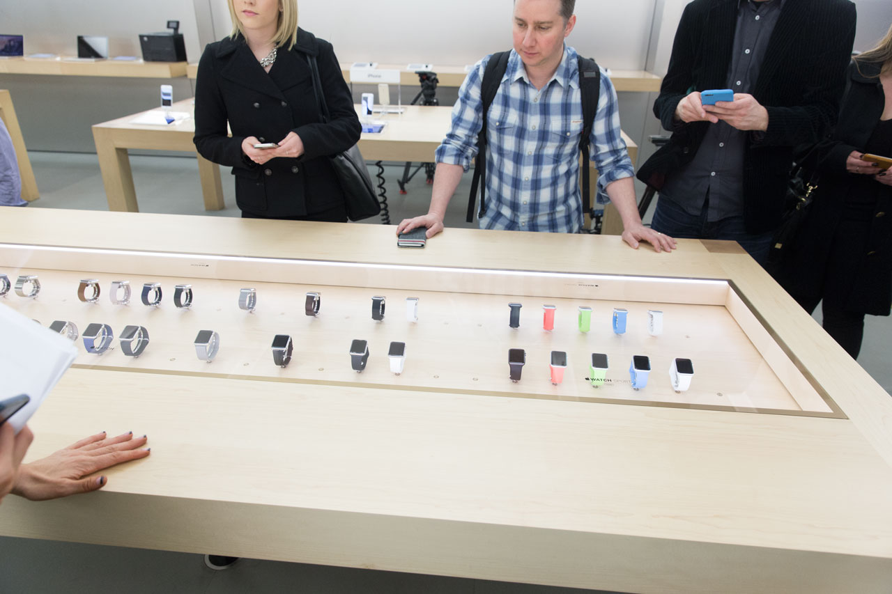 The Apple Watch Display Case 
