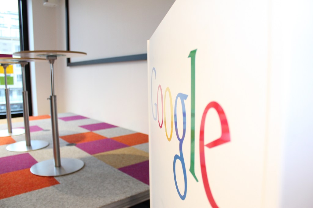 Google logo.