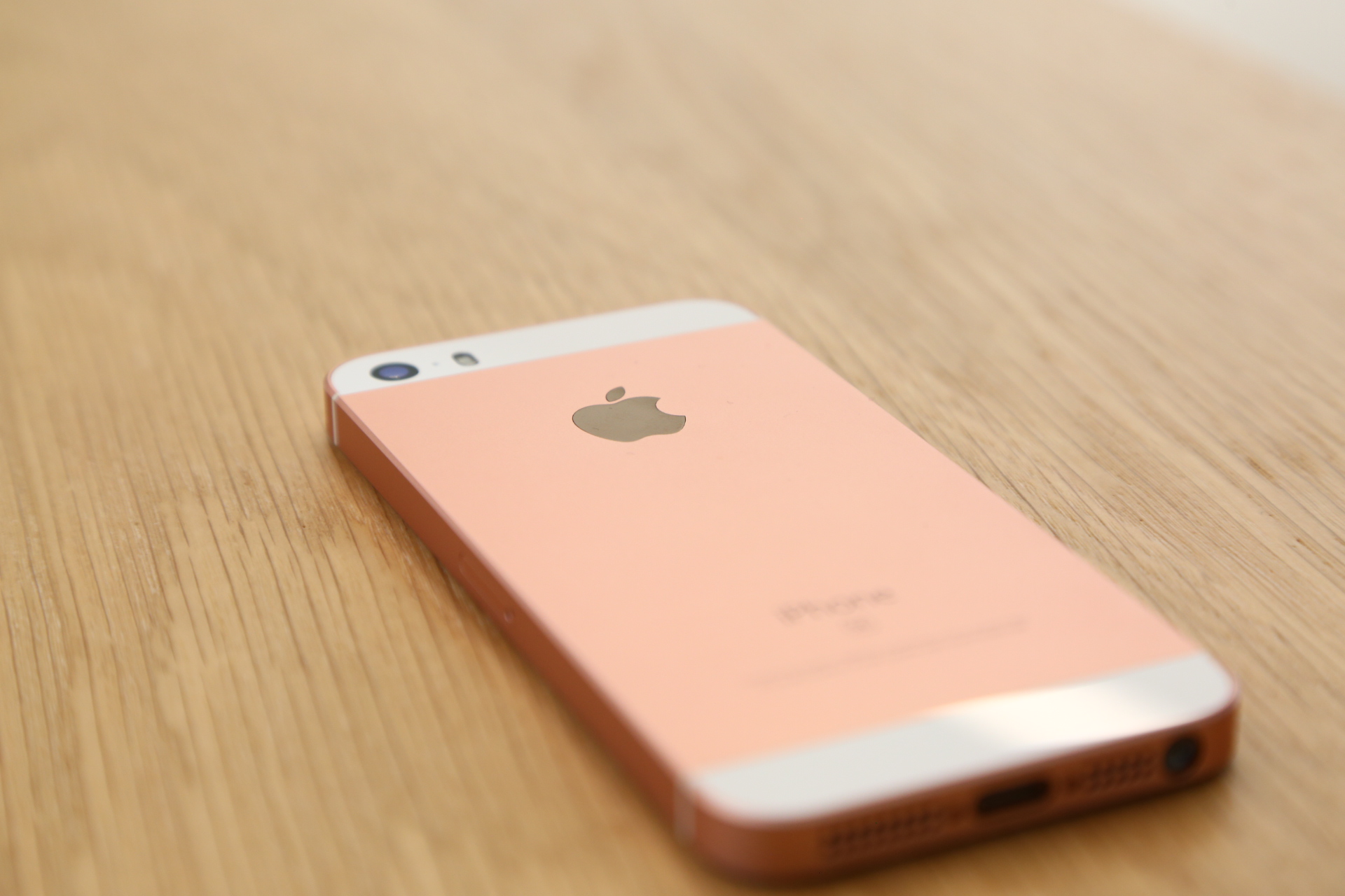 iPhone SE - 8