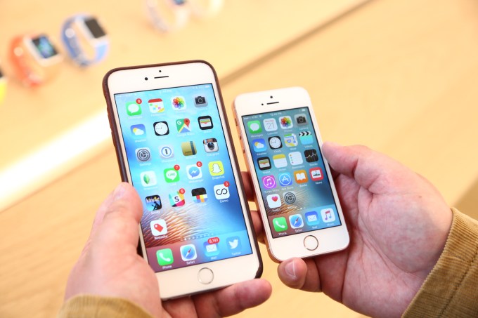 iPhone SE - iPhone 6s Plus - 13