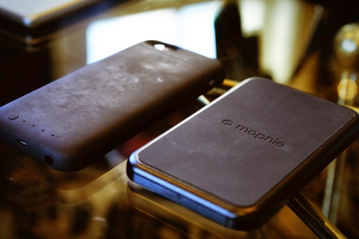 The charging pad and battery case kit costs $99