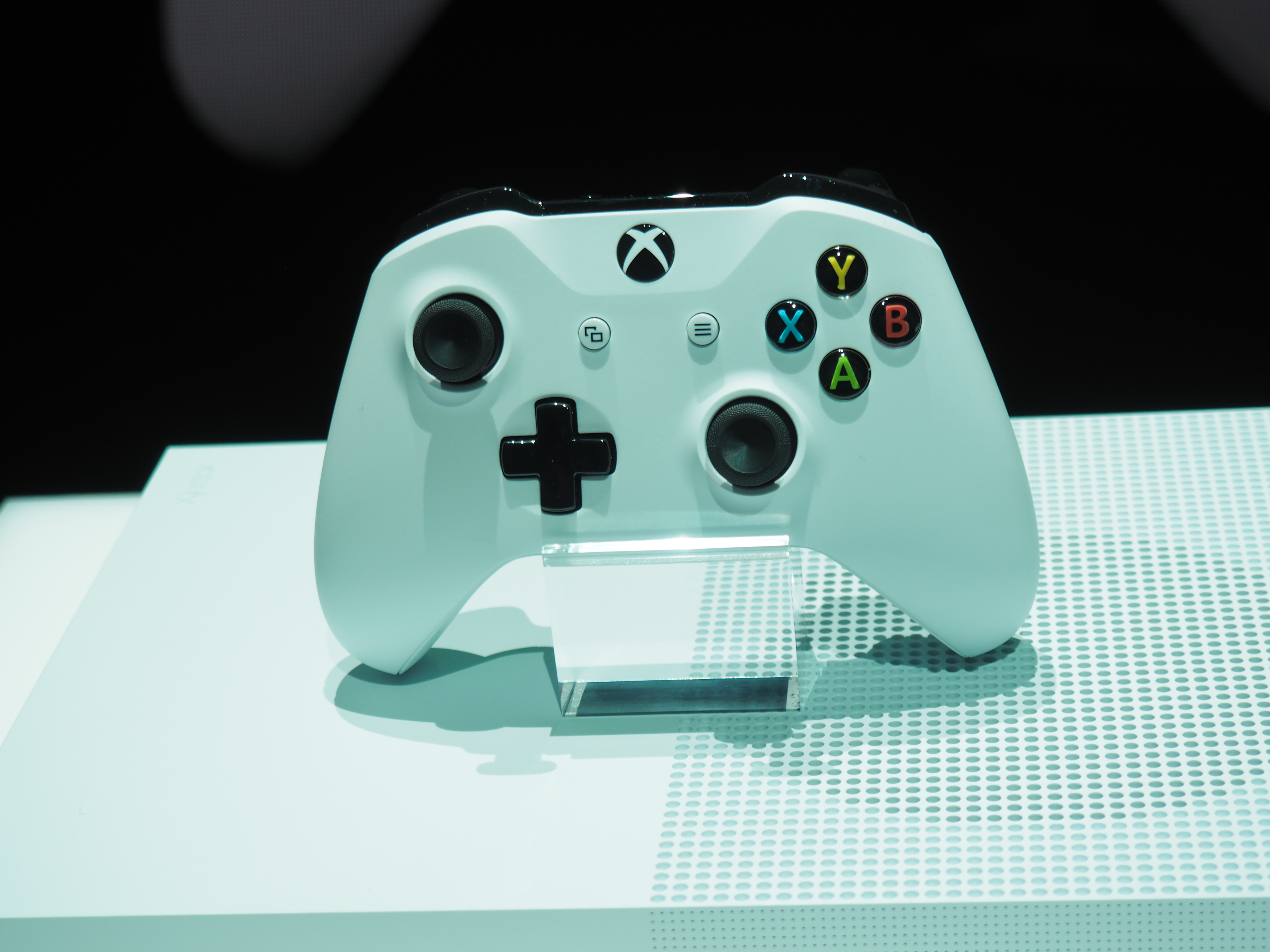Xbox One S