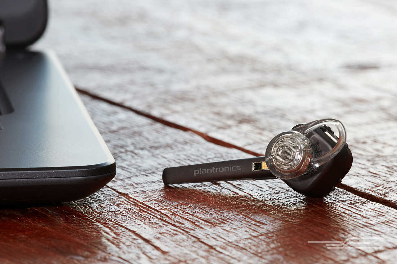 08-bluetooth-headset-1280
