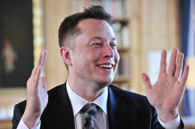 (GERMANY OUT) Menschen , Leute , People , Elon Musk Gruender Firma Fahrzeughersteller Tesla Motors Auto Elektroauto ECar (Photo by Lambert/ullstein bild via Getty Images)