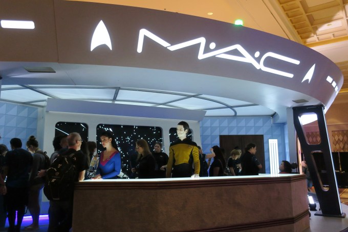 Mac booth