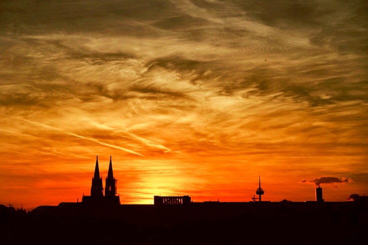 This is a photo of a sunset over Cologne. It was taken on a mirrorless camera, copied using Wi-Fi to my smartphone, edited using Enlight, then shared to Instagram within a couple of minutes of being taken. If my camera didn't have Wi-Fi, it would probably still be sitting on a memory card somewhere. That would be sad. Let's talk about why. 
