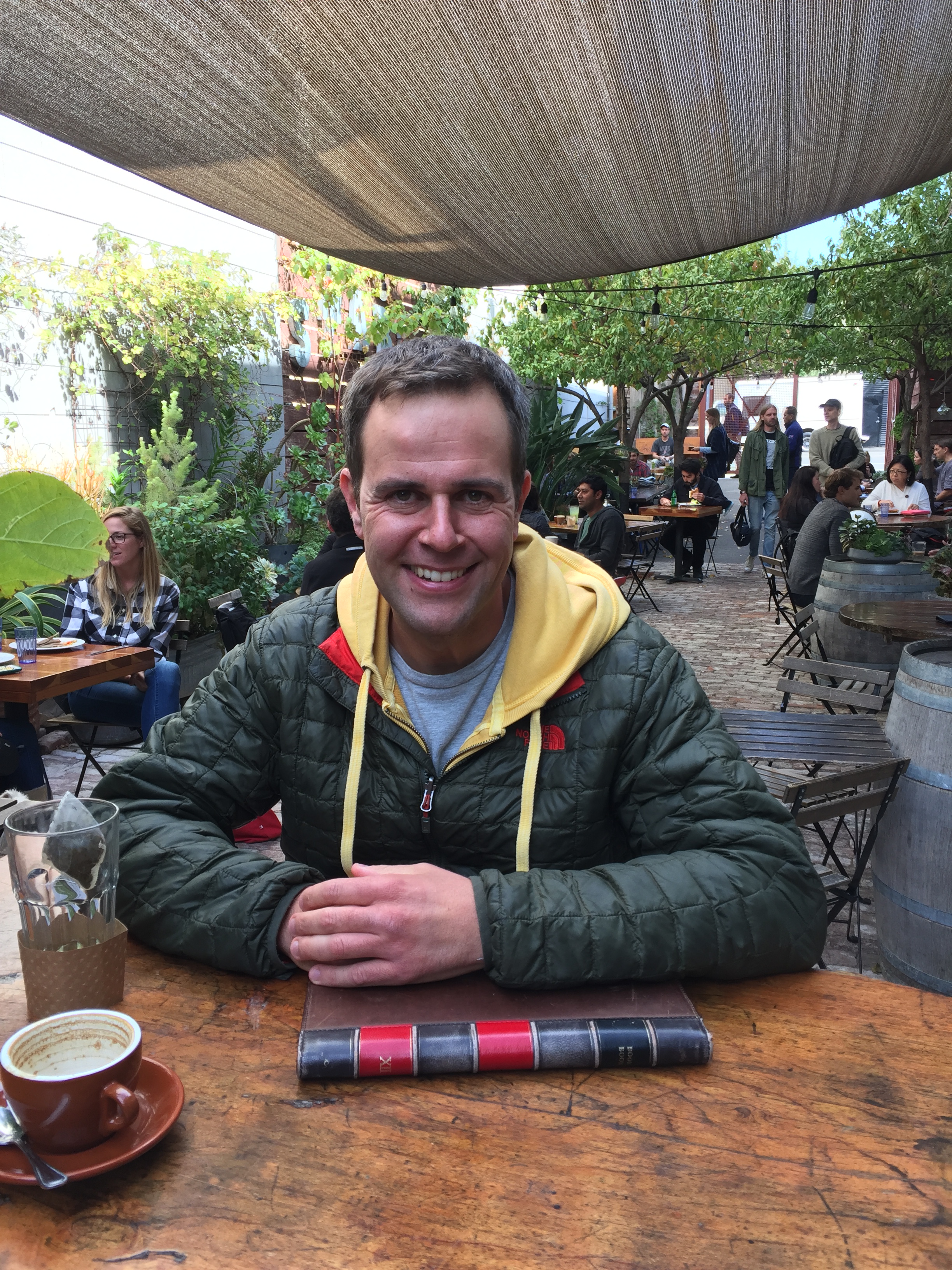 A conversation with Eduardo Vilar, founder of Returnly in San Francisco's Mission neighborhood 