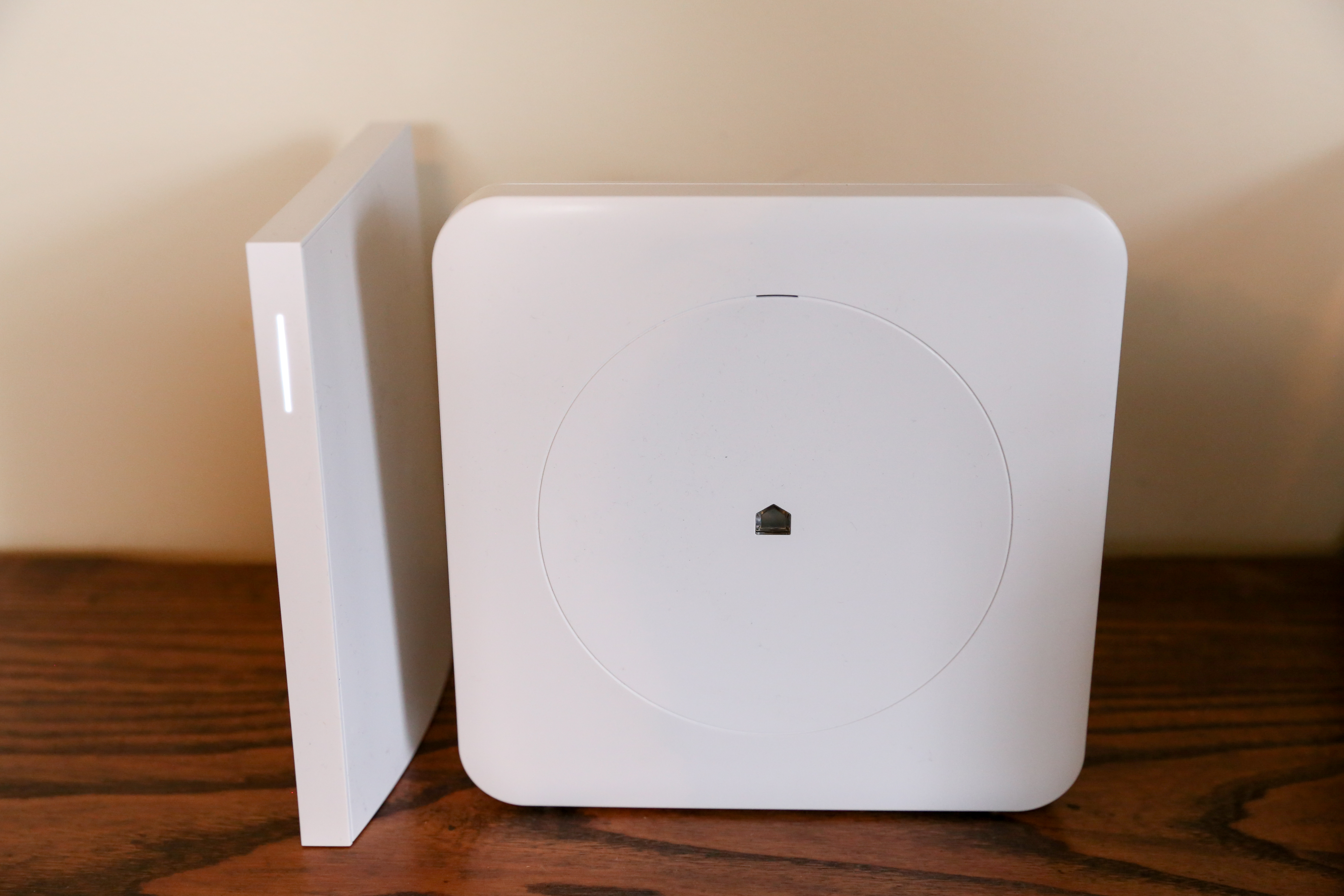 wink-hub-2-1-of-3
