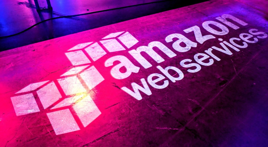 aws logo
