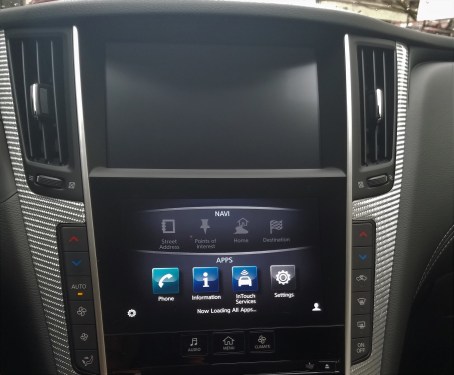 Infiniti Q60 infotainment