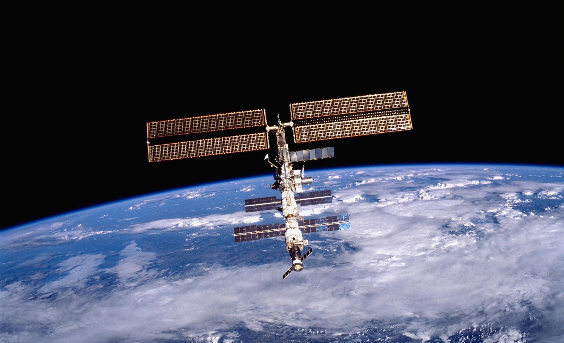 satellit in orbit