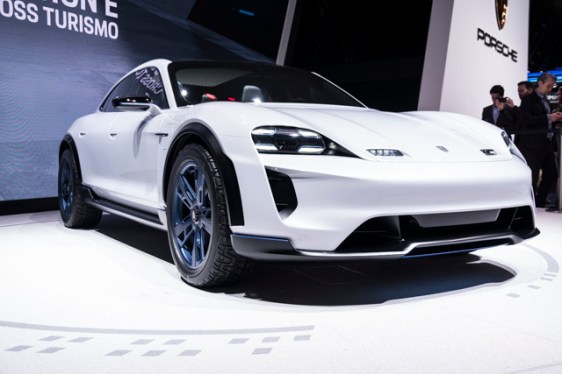 Porsche-Mission-E-Taycan