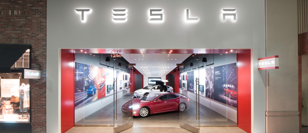 Tesla Walnut_Creek_Retail (1)