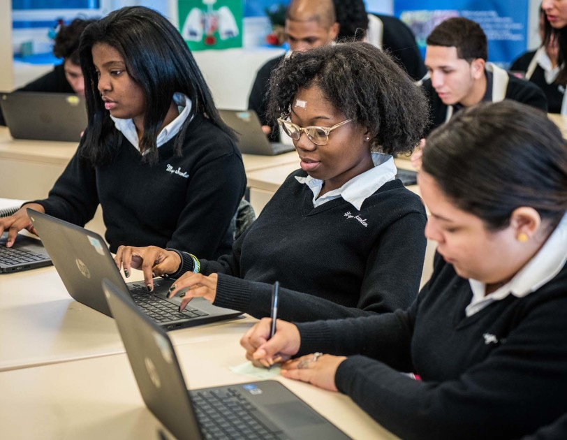 amazon-future-engineer-school-kids