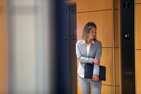 Theranos Executives Elizabeth Holmes And Sunny Balwani Return To Court