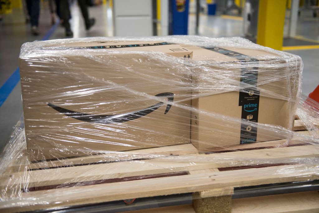 Amazon Logistic Center In Turin