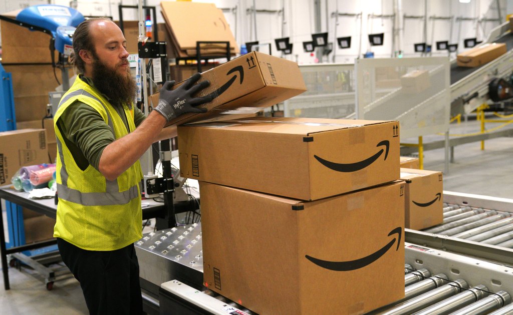 Amazon Opens New Fulfillment Center In Aurora, Colorado