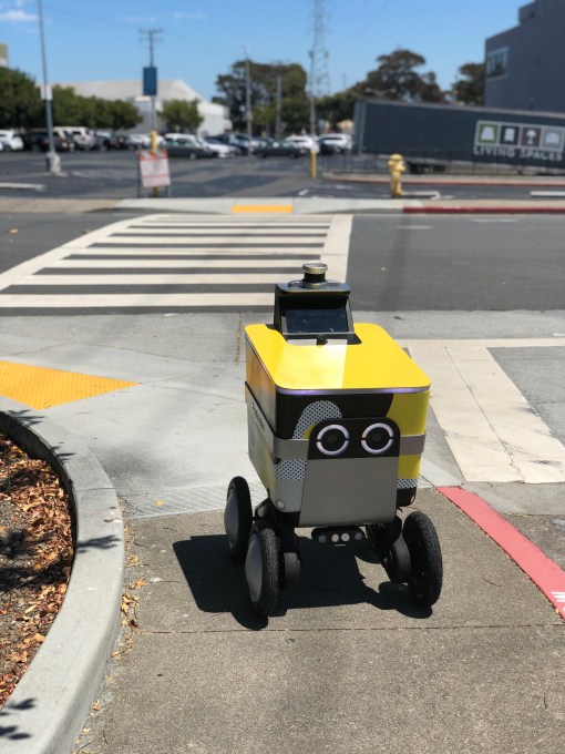 serve on the sidewalk