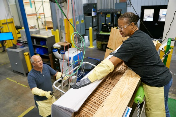 Apple Corning Harrodsburg Plant Advanced Manufacturing Fund 091719