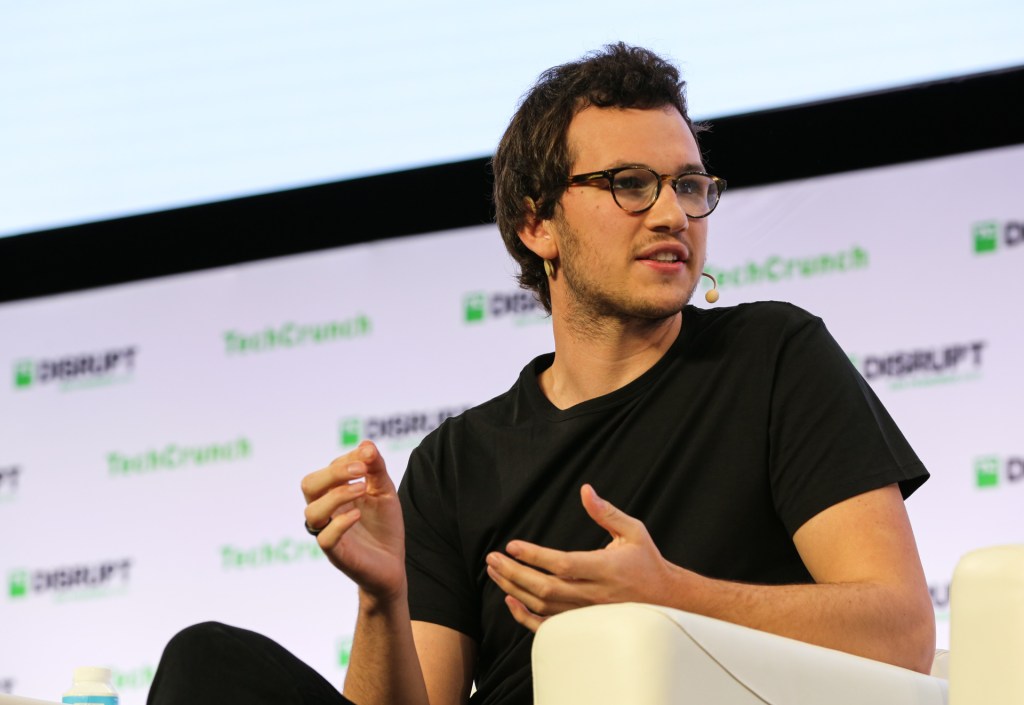 disrupt Henrique Dubugras michelle romanow 0546