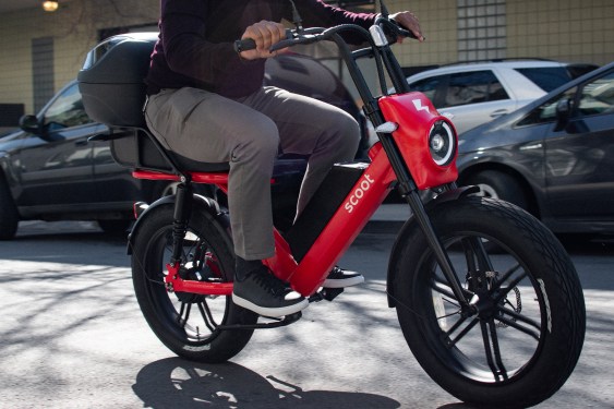 Scoot-Moped