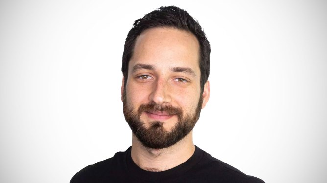Javier Mata, Yalochat