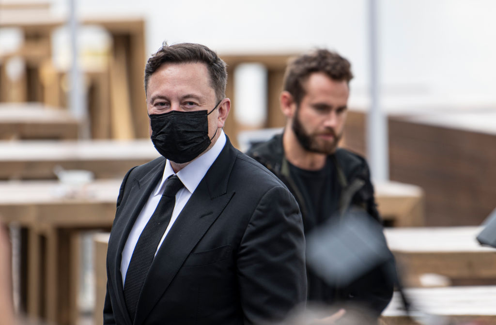 02 September 2020, Berlin: Technology entrepreneur Elon Musk (M) arrives with a face mask for the executive board meeting of the CDU in Westhafen. Photo: Fabian Sommer/dpa (Photo by Fabian Sommer/picture alliance via Getty Images)