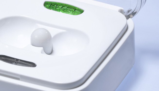 Vibrant's mechanical pill and charging case.