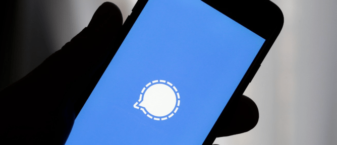 Signal app depicted on smartphone screen