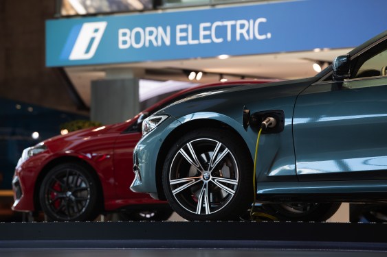 bmw electric vehicle charging