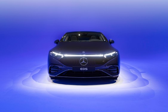 2022_Mercedes_EQS__08