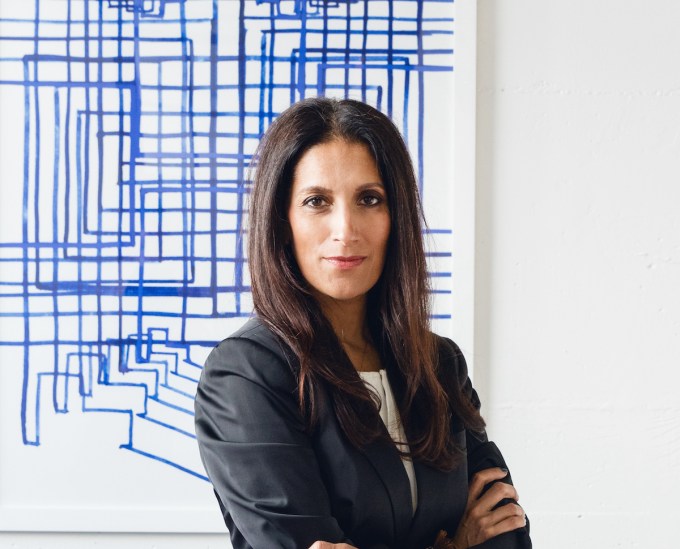 Cropped photo a photo of author Sukhinder Singh Cassidy
